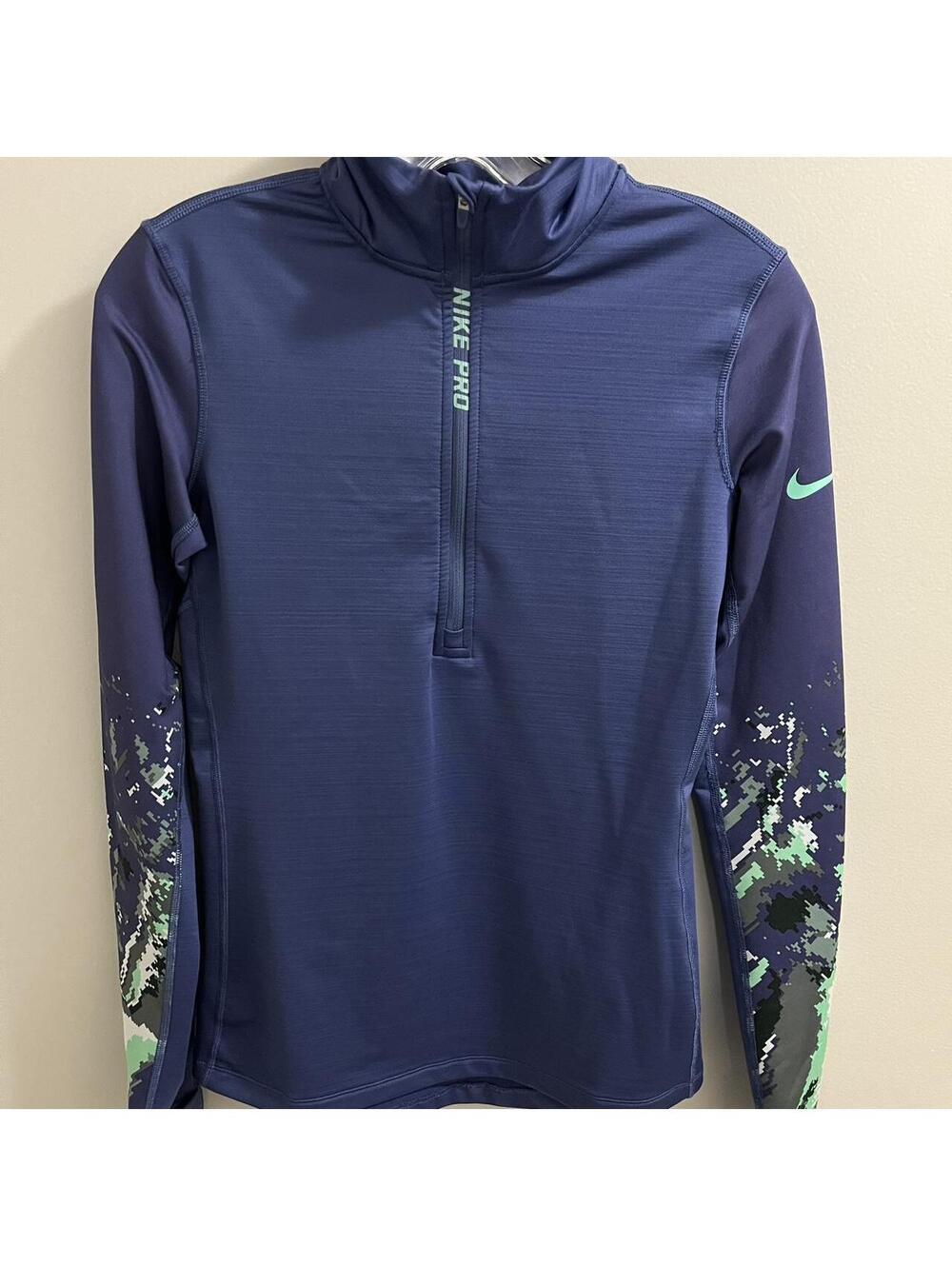 Nike Pro Hyperwarm long sleeve pullover. Unisex  #athleisure